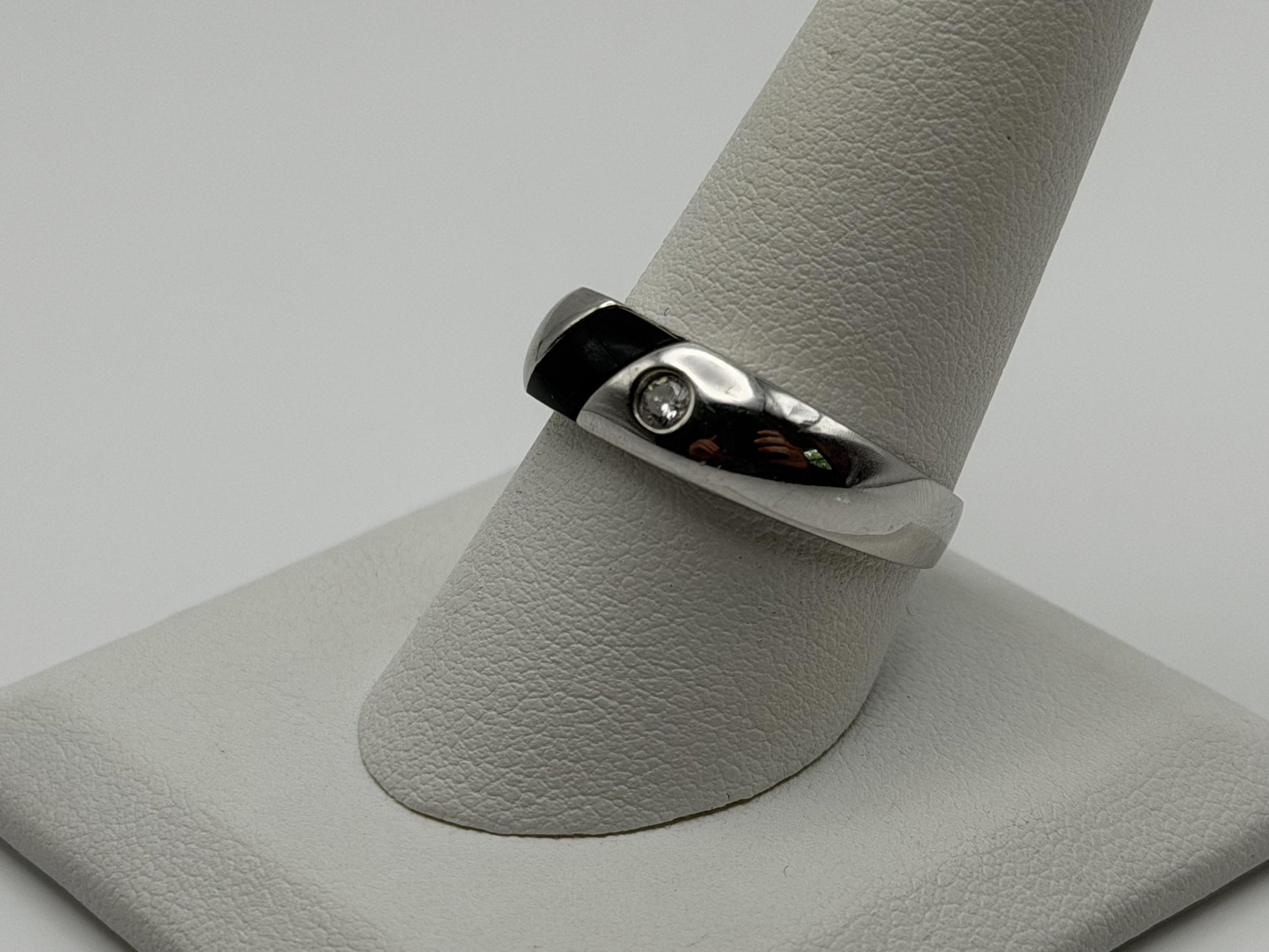 10k White Gold Mens Onyx Ring. Anniversary Band. Wedding Ring.