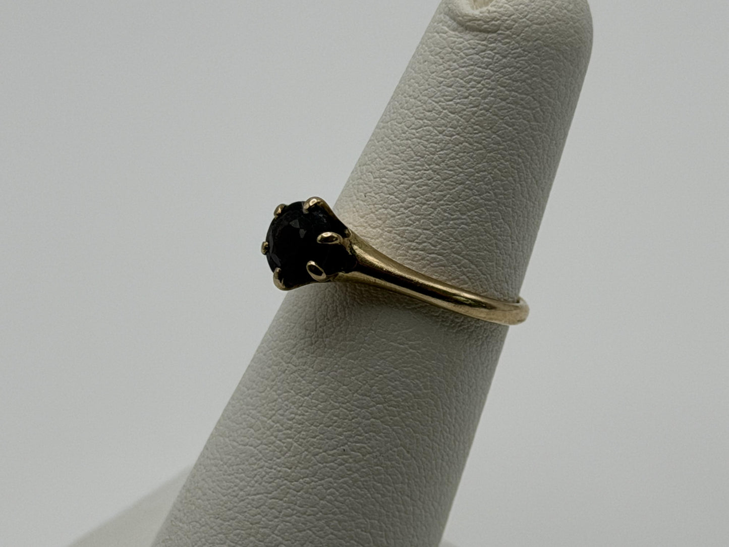 10k Yellow Gold Amethyst Cathedral Setting Solitaire Ring.