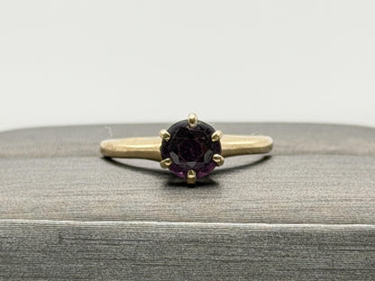 10k Yellow Gold Amethyst Cathedral Setting Solitaire Ring.
