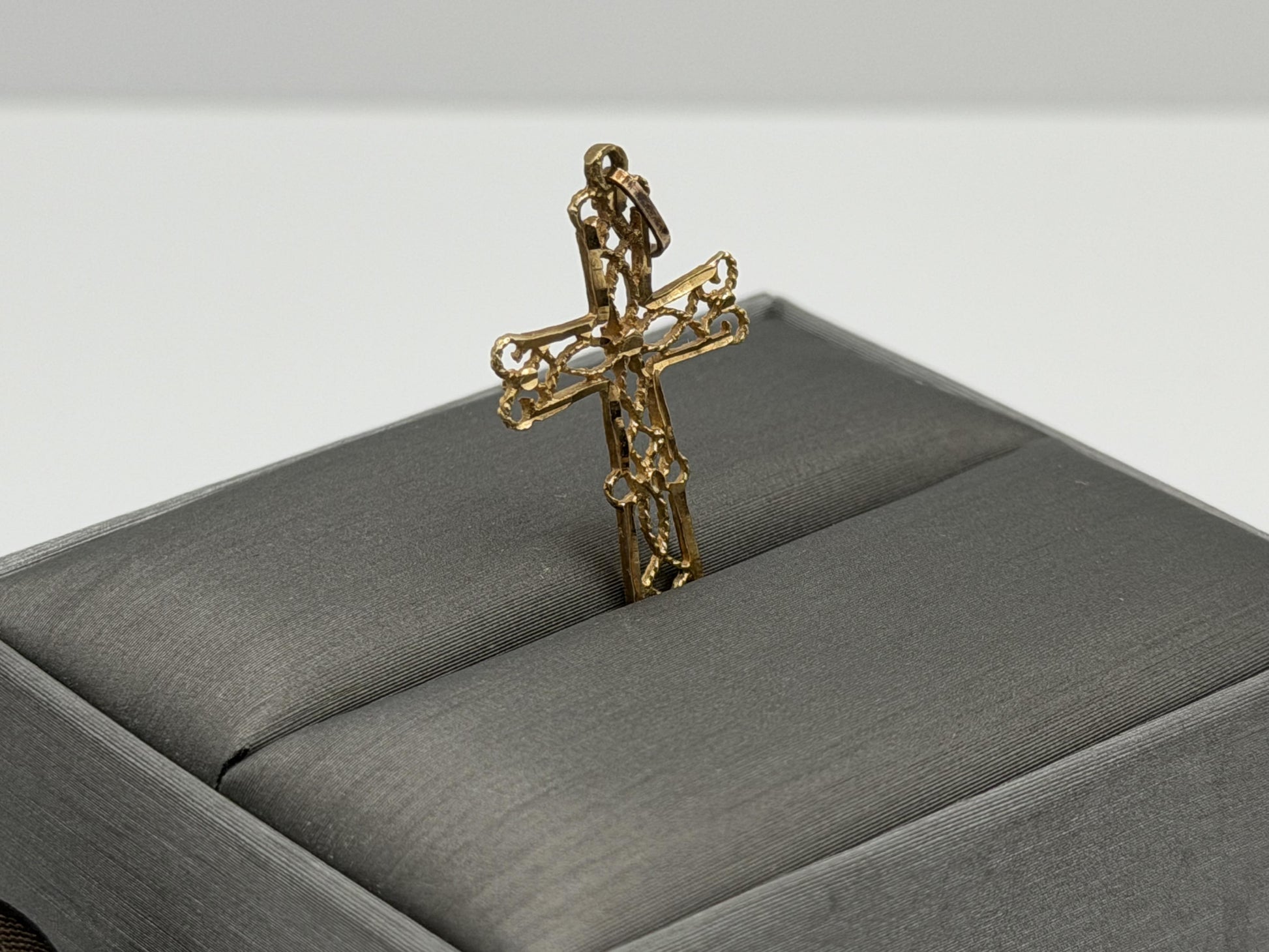 14k Filigree Christian Cross Crucifix Pendant Necklace w Compliment 18kGF Chain
