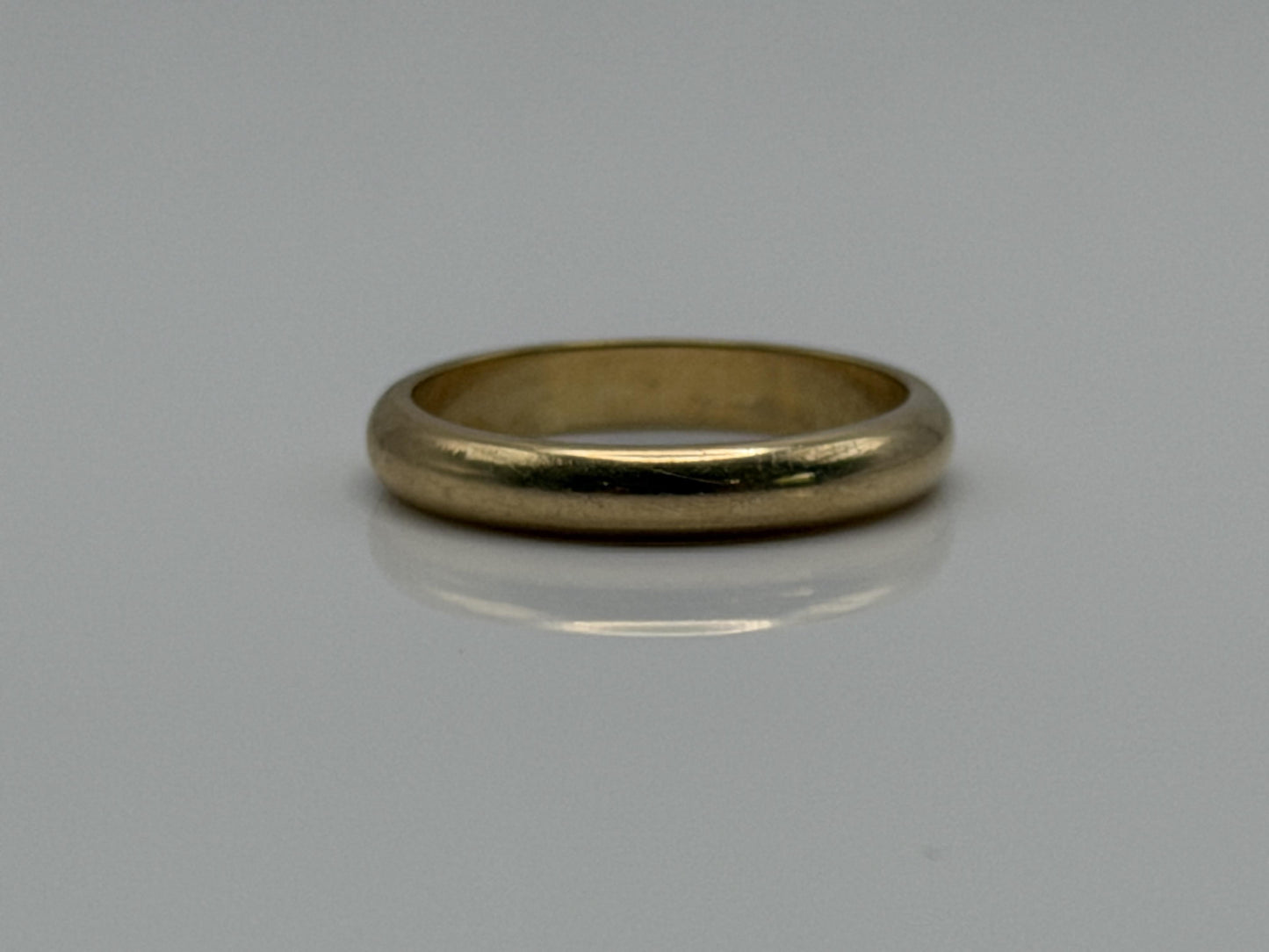 10k Yellow Gold Comfort Fit Wedding Band.