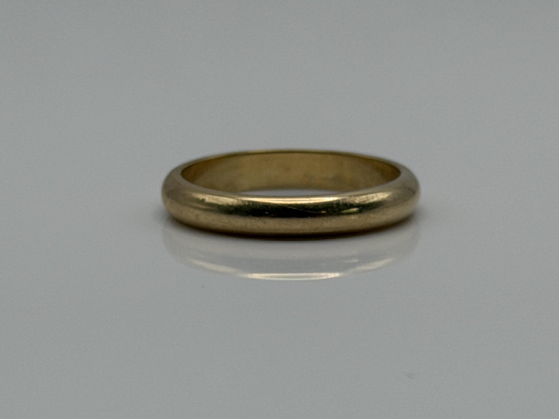 10k Yellow Gold Comfort Fit Wedding Band.