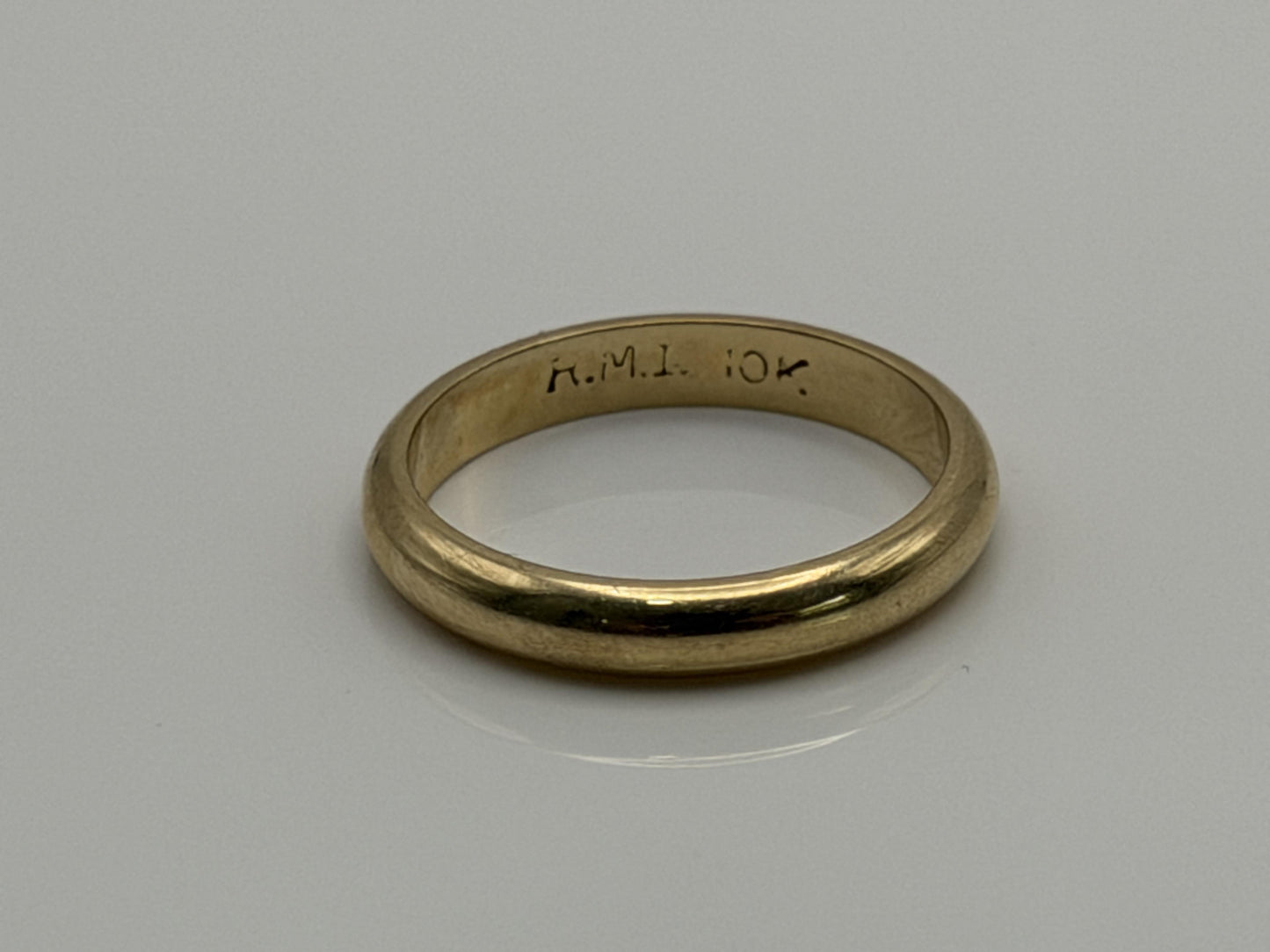 10k Yellow Gold Comfort Fit Wedding Band.