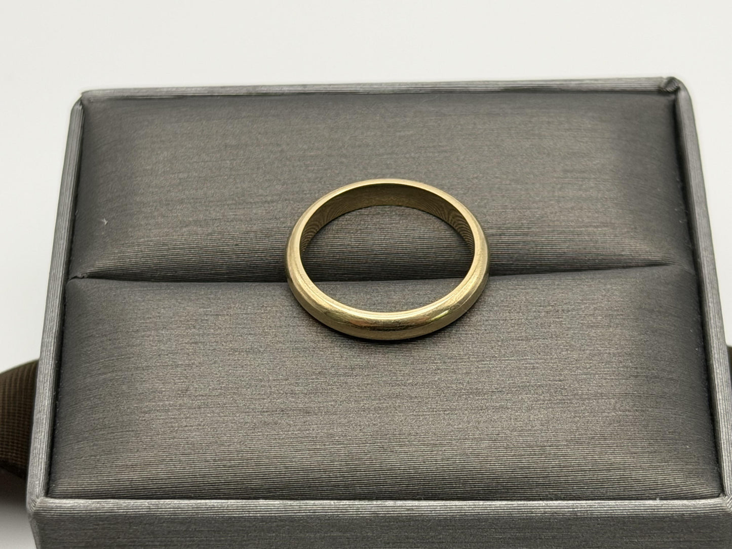 10k Yellow Gold Comfort Fit Wedding Band.