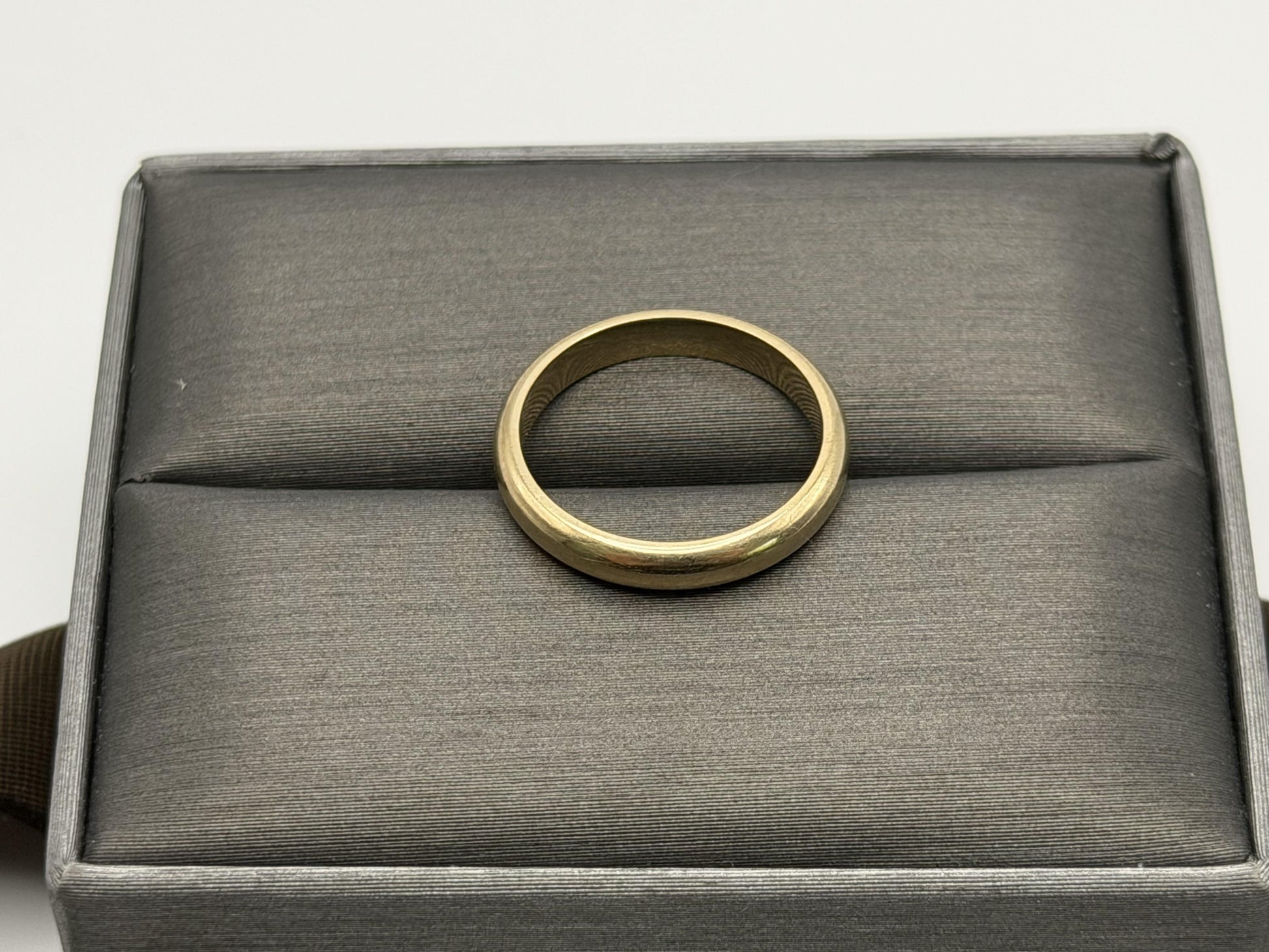 10k Yellow Gold Comfort Fit Wedding Band.