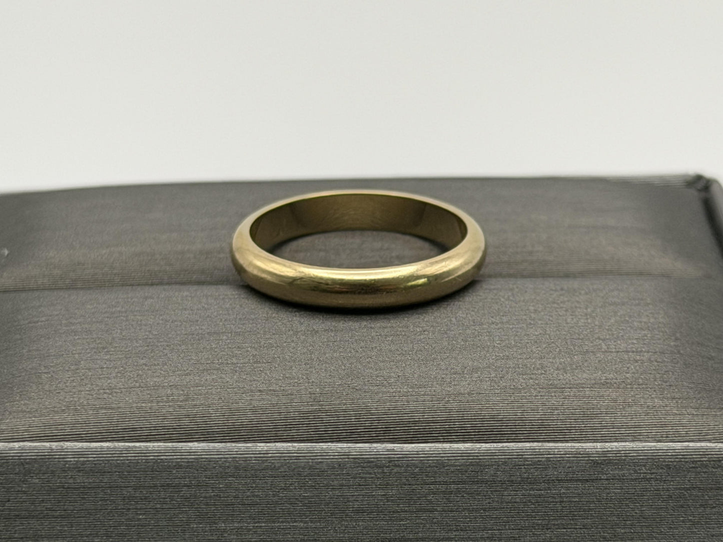 10k Yellow Gold Comfort Fit Wedding Band.
