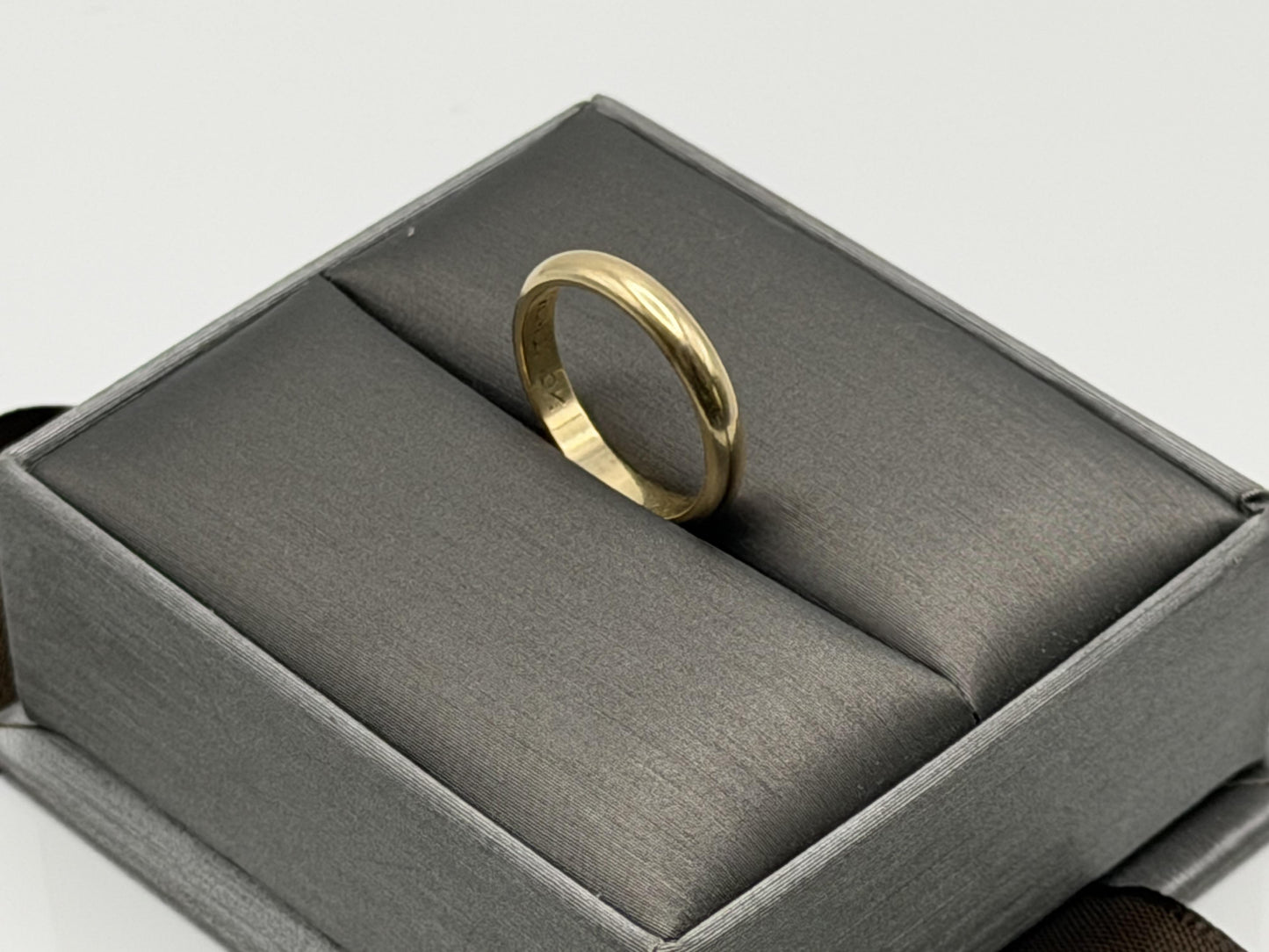 10k Yellow Gold Comfort Fit Wedding Band.