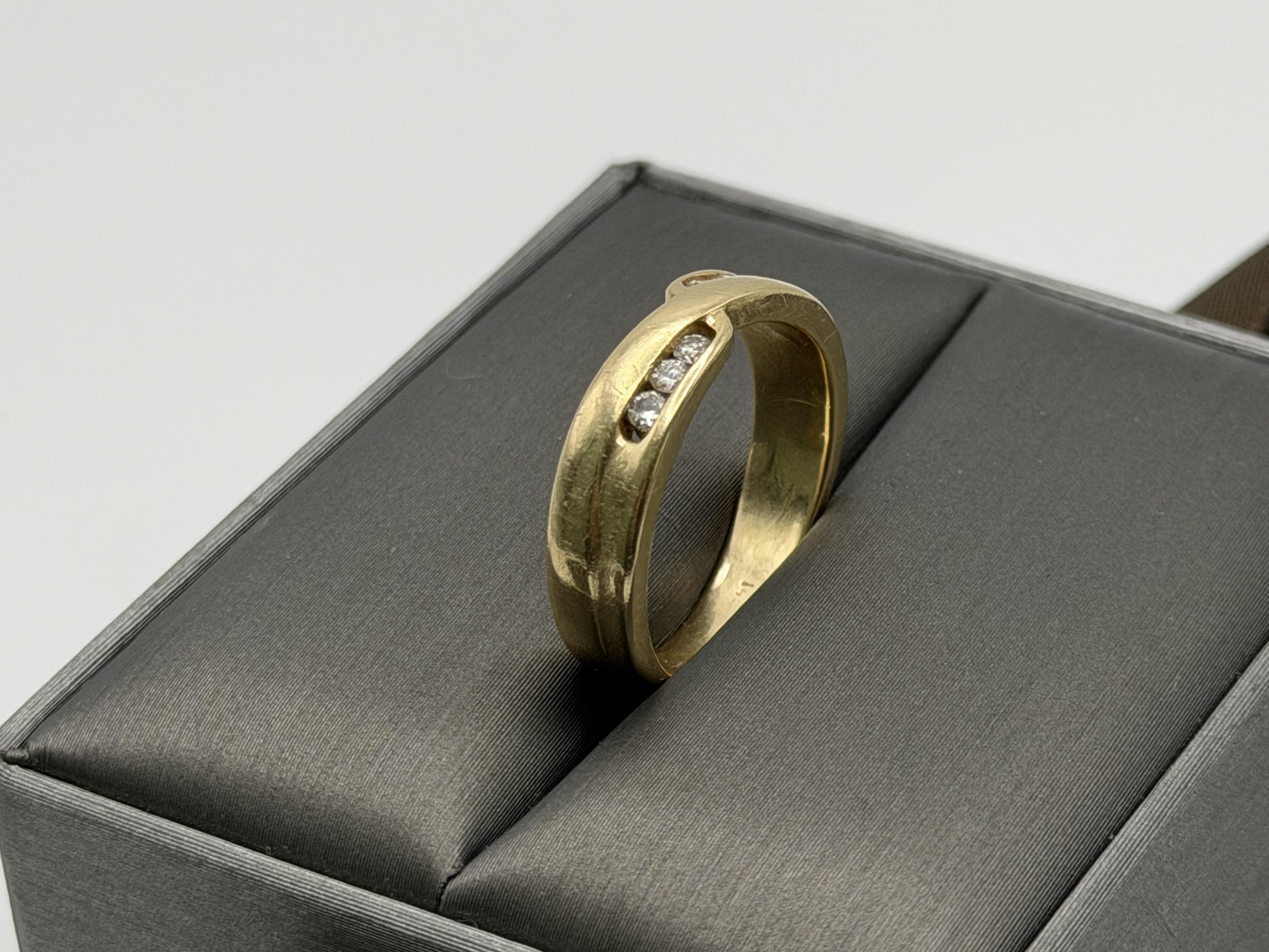 14k Yellow Gold Mens Diamond Ring. Wedding Ring. Anniversary Band Ring.