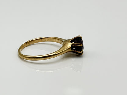 10k Yellow Gold Amethyst Cathedral Setting Solitaire Ring.