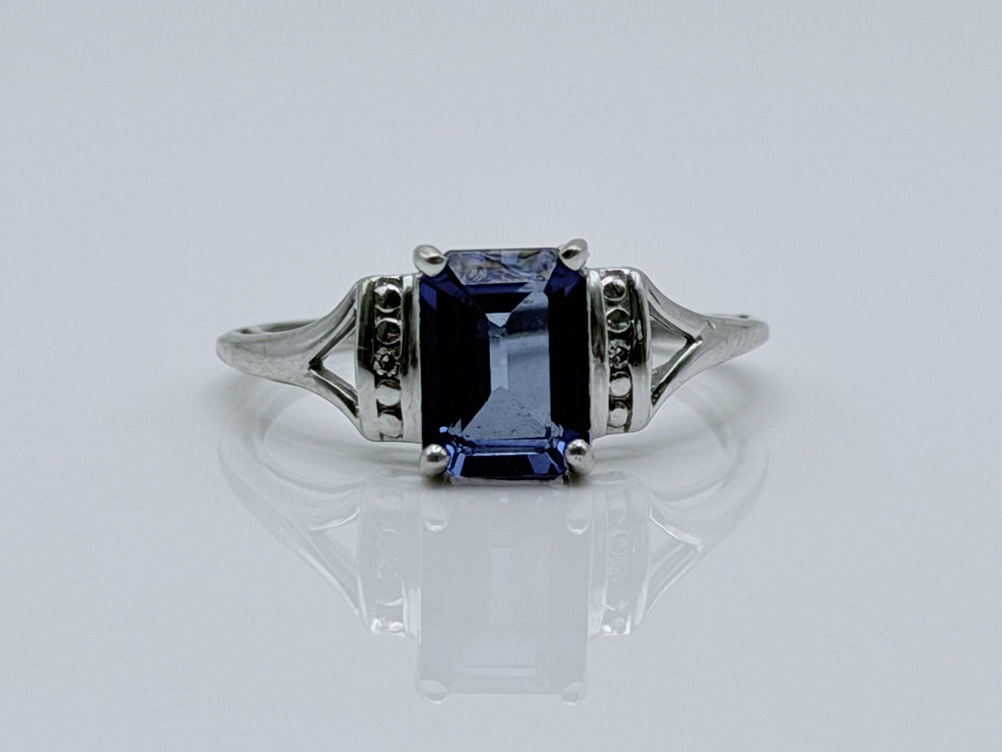 10k White Gold Blue Sapphire Diamond Ring. Cocktail Ring. Promise Ring.