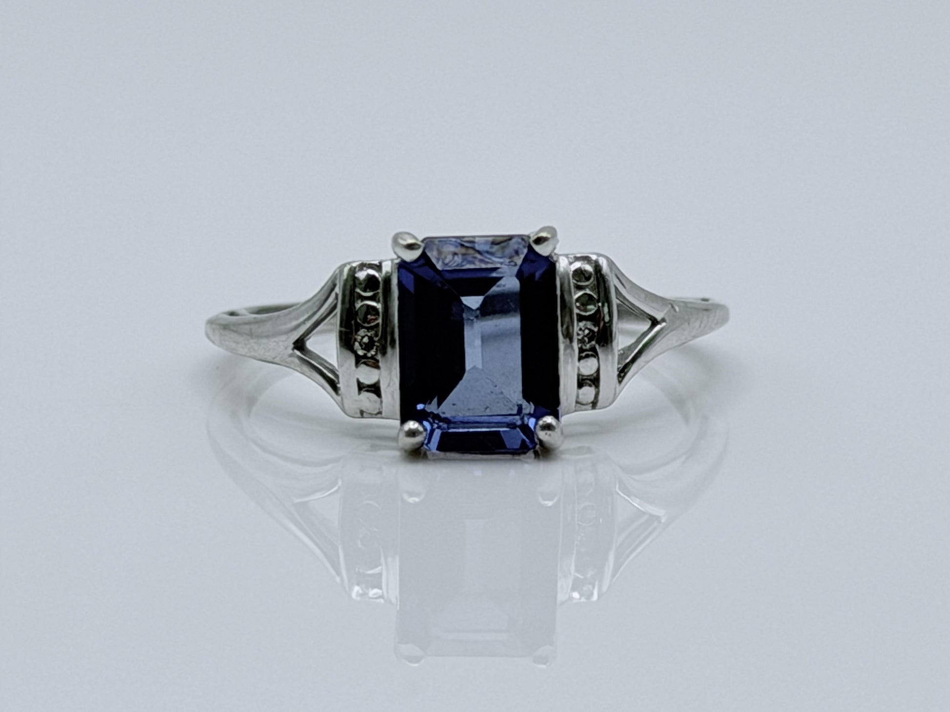 10k White Gold Blue Sapphire Diamond Ring. Cocktail Ring. Promise Ring.