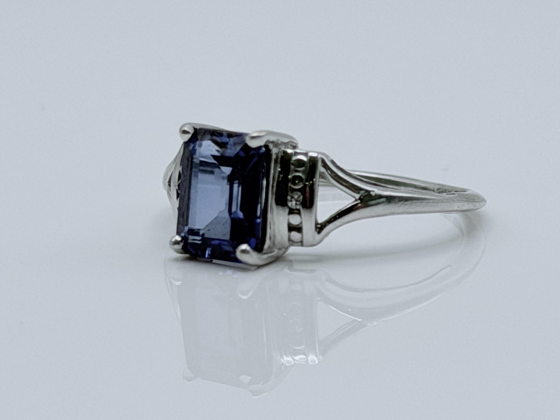 10k White Gold Blue Sapphire Diamond Ring. Cocktail Ring. Promise Ring.