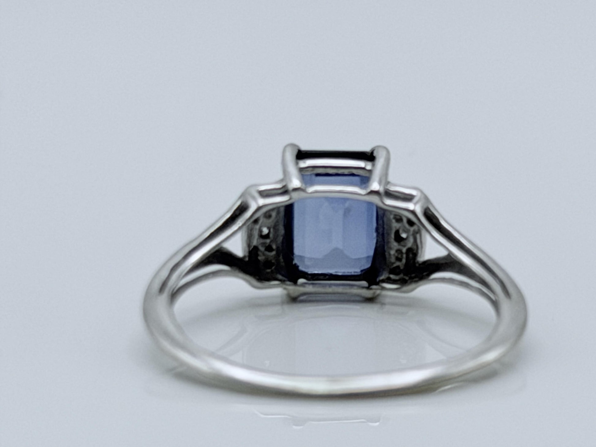 10k White Gold Blue Sapphire Diamond Ring. Cocktail Ring. Promise Ring.