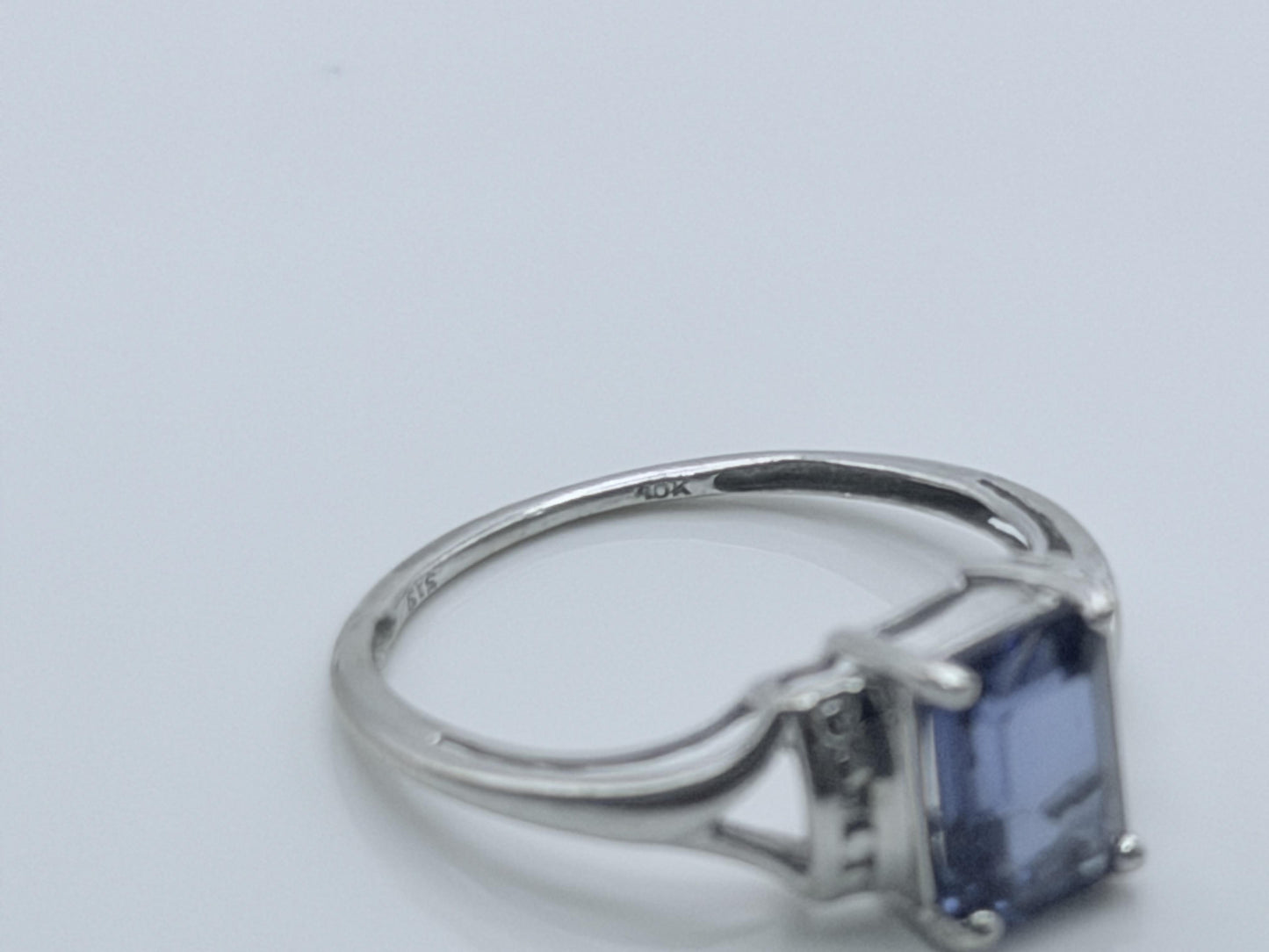 10k White Gold Blue Sapphire Diamond Ring. Cocktail Ring. Promise Ring.