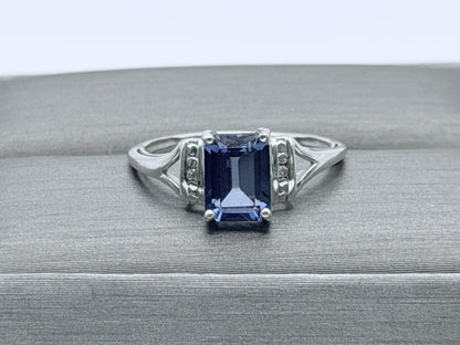 10k White Gold Blue Sapphire Diamond Ring. Cocktail Ring. Promise Ring.