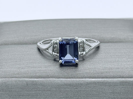 10k White Gold Blue Sapphire Diamond Ring. Cocktail Ring. Promise Ring.