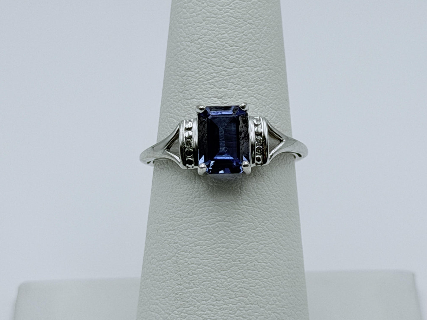 10k White Gold Blue Sapphire Diamond Ring. Cocktail Ring. Promise Ring.