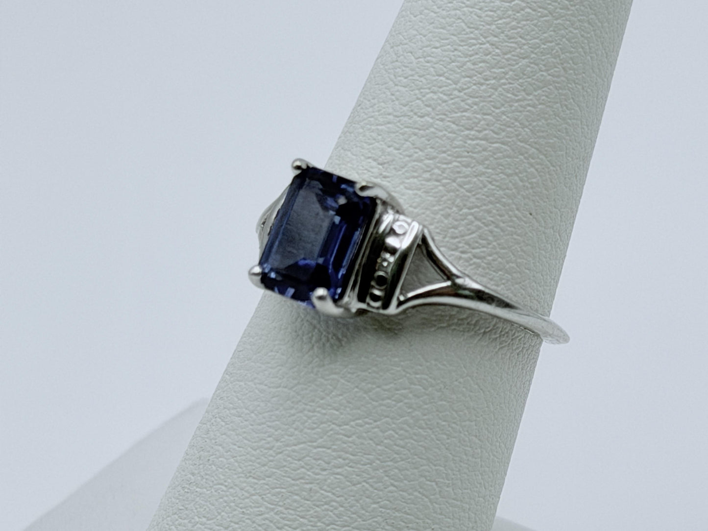10k White Gold Blue Sapphire Diamond Ring. Cocktail Ring. Promise Ring.