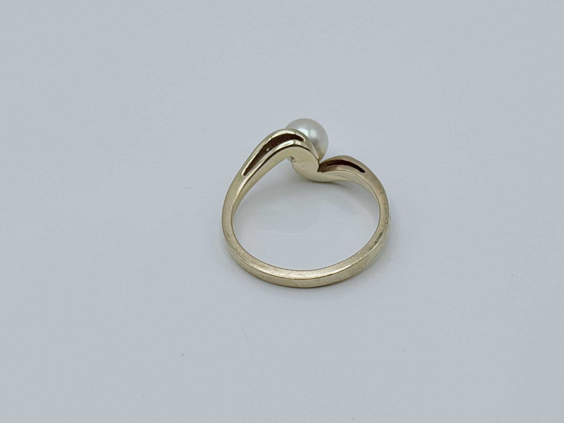 Vintage 14k Pearl Diamond Ring. Dainty Pearl Ring Diamond Promise Ring.