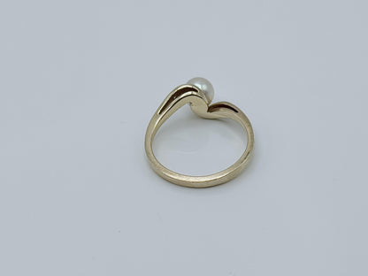 Vintage 14k Pearl Diamond Ring. Dainty Pearl Ring Diamond Promise Ring.