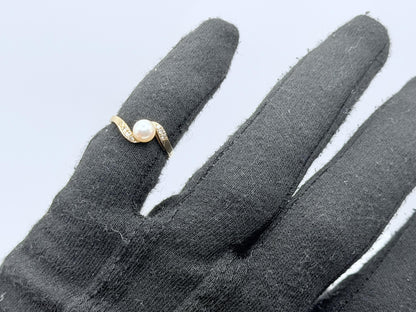 Vintage 14k Pearl Diamond Ring. Dainty Pearl Ring Diamond Promise Ring.