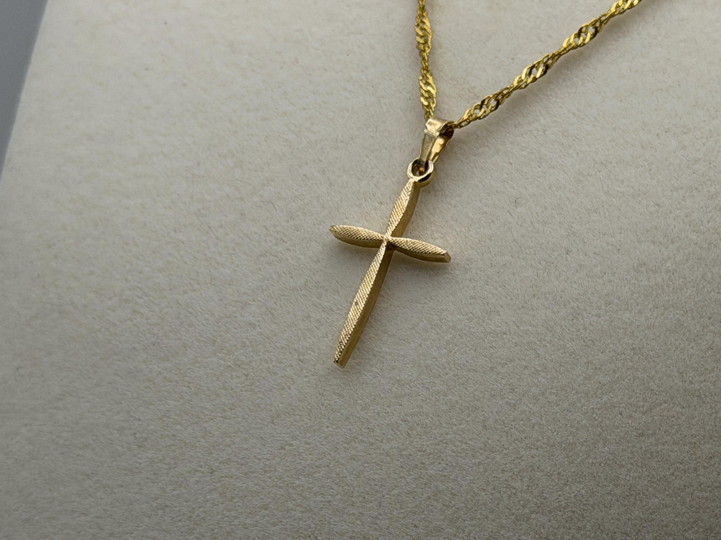 10k Yellow Gold Textured Christian Cross Pendant Necklace Chain