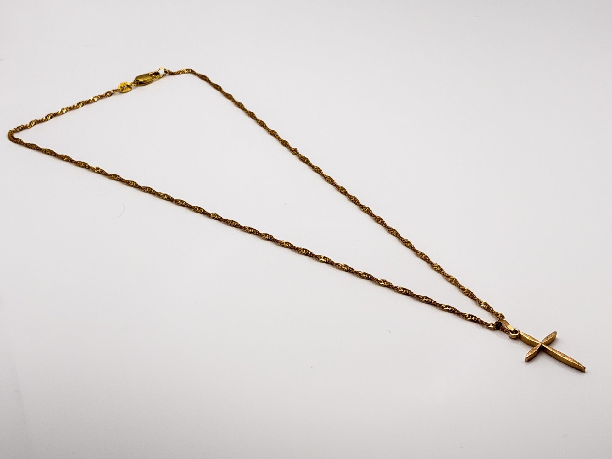 10k Yellow Gold Textured Christian Cross Pendant Necklace Chain