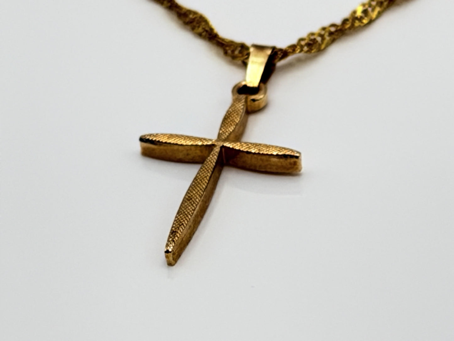 10k Yellow Gold Textured Christian Cross Pendant Necklace Chain