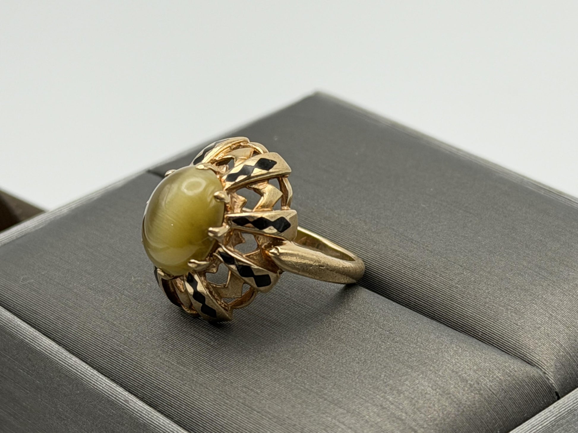 Vintage 10k Yellow Gold Cat's Eye Chrysoberyl Ring Oval Shape Dinner Ring