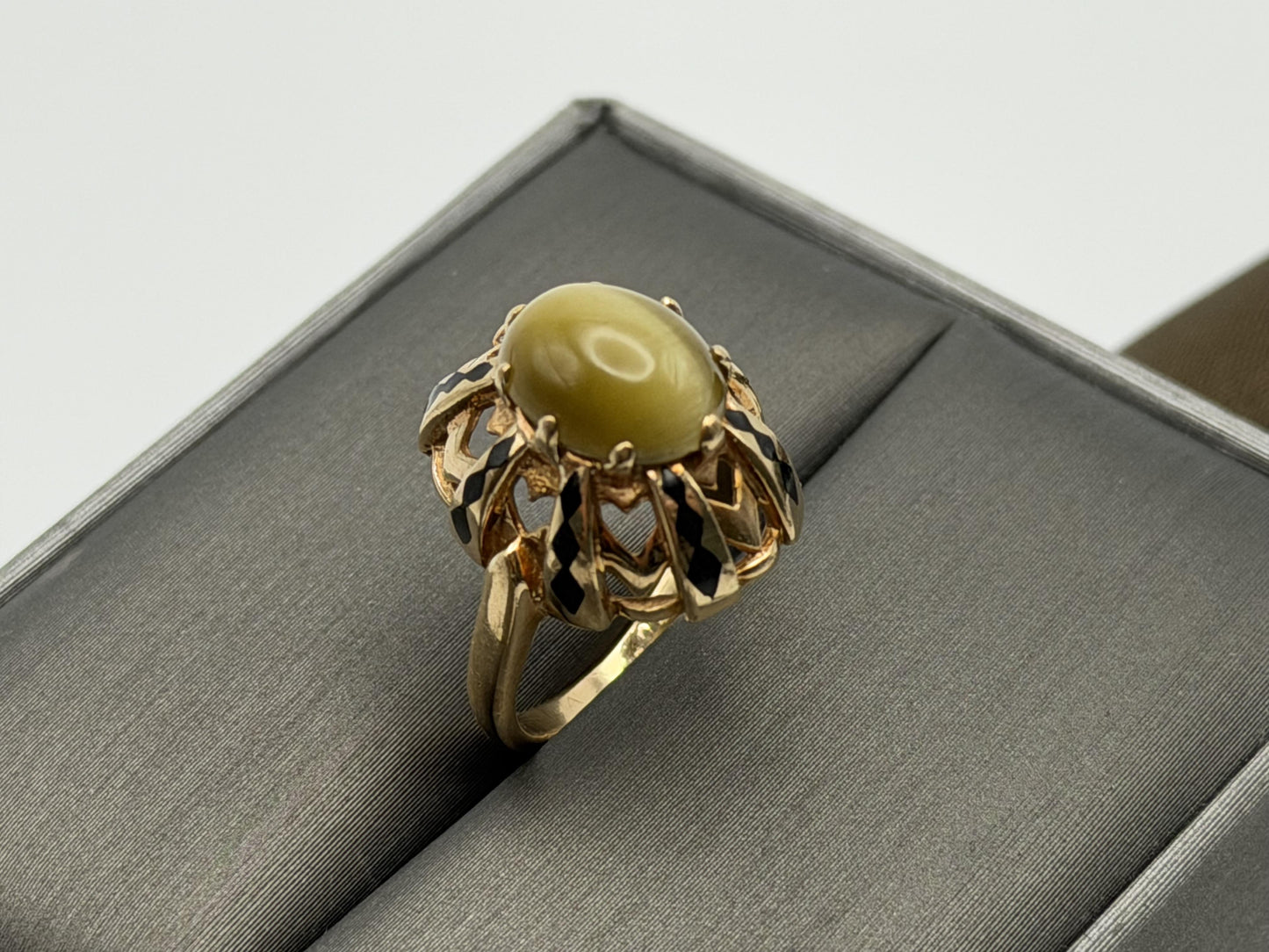 Vintage 10k Yellow Gold Cat's Eye Chrysoberyl Ring Oval Shape Dinner Ring