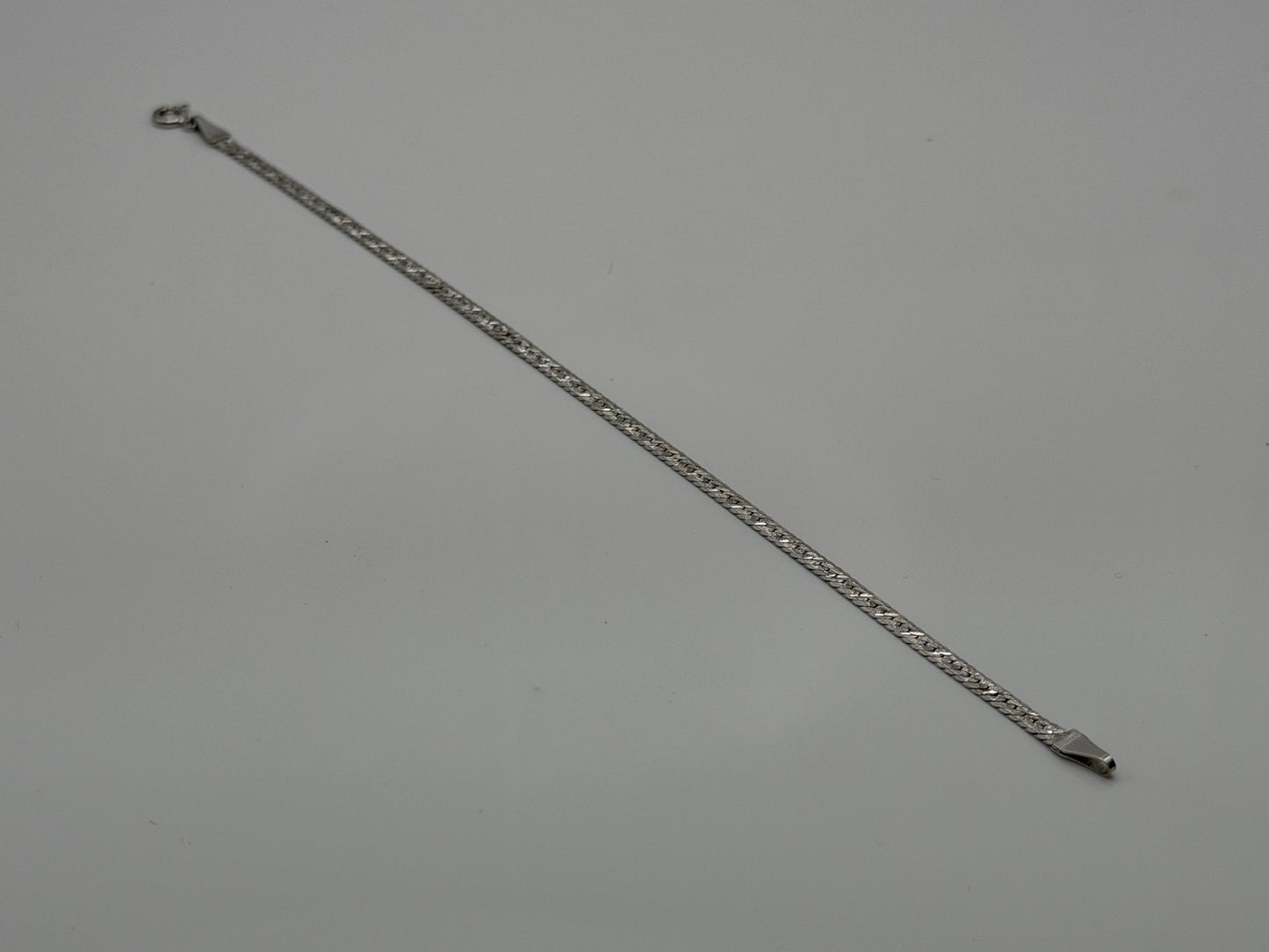 14k Specialty White Gold Herring Bone Chain ITALY 7" Bracelet