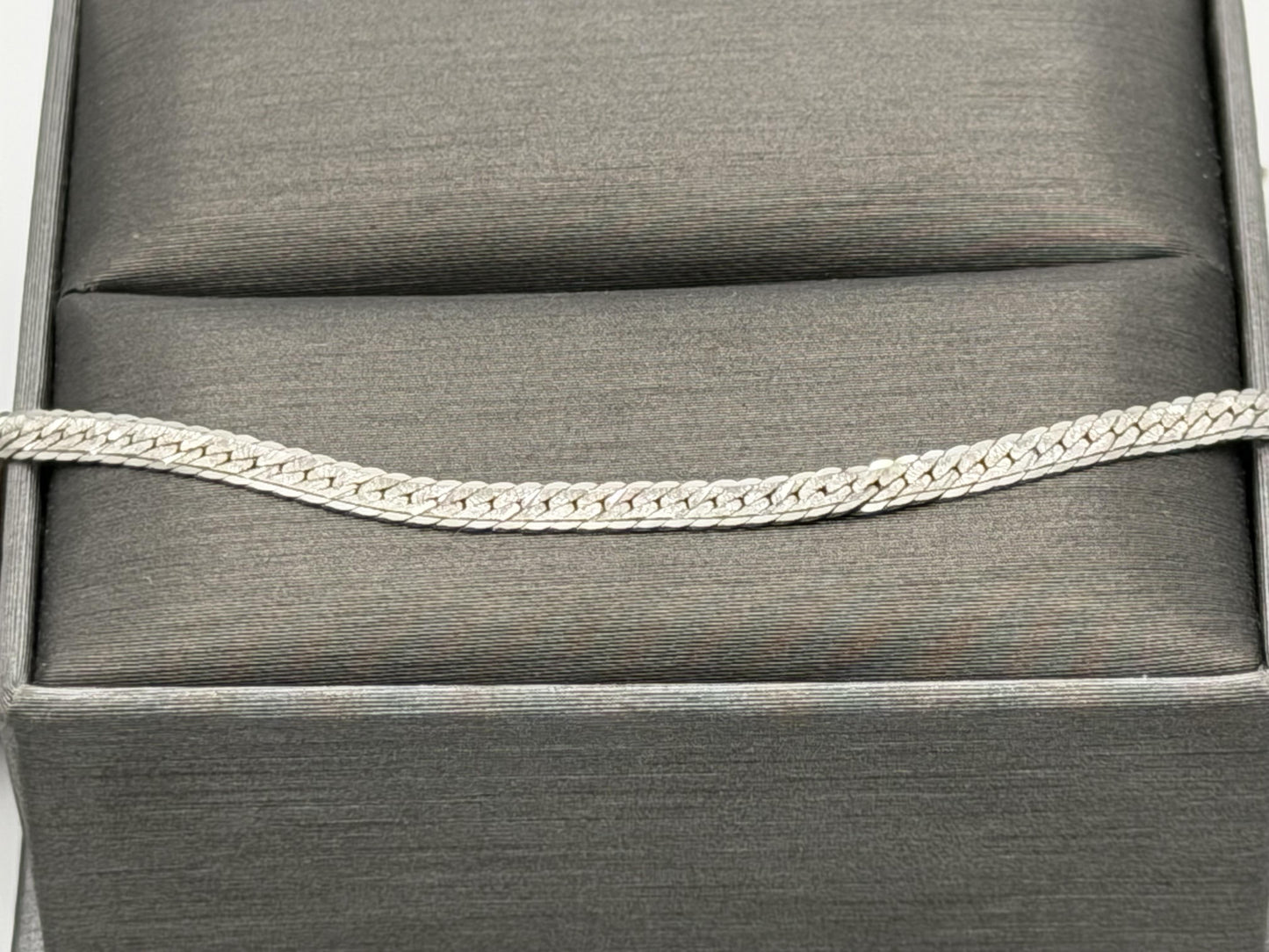 14k Specialty White Gold Herring Bone Chain ITALY 7" Bracelet