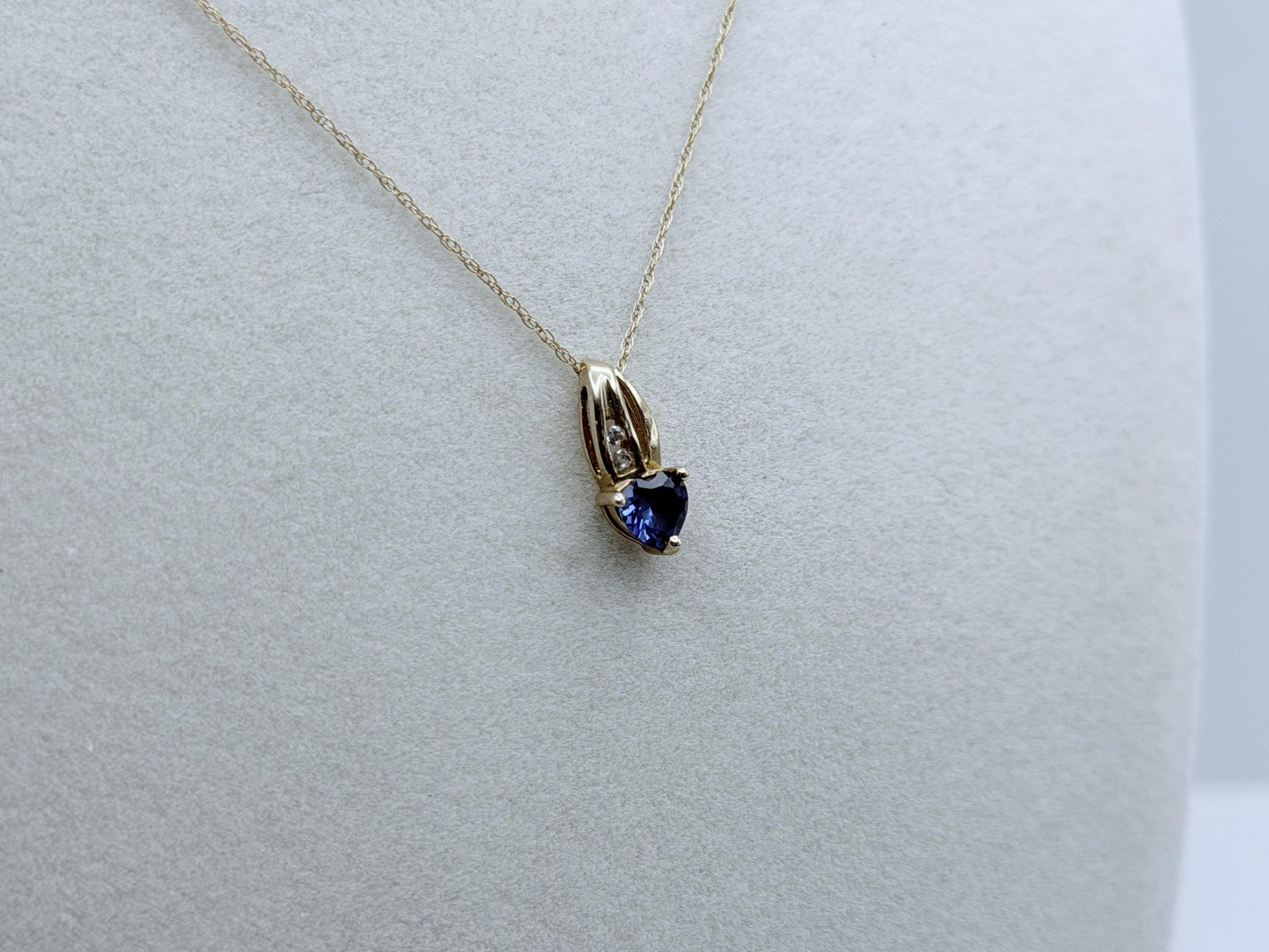 10k Gold Diamond & Blue Sapphire Heart Love Pendant 18" Chain Necklace