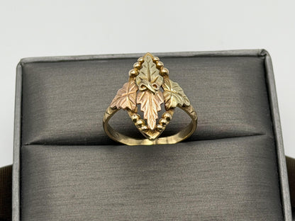 Vintage 10k Black Hills Gold Leaf Multi-Tone Gold Signet Statement Ring