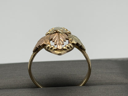 Vintage 10k Black Hills Gold Leaf Multi-Tone Gold Signet Statement Ring