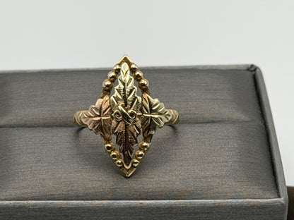 Vintage 10k Black Hills Gold Leaf Multi-Tone Gold Signet Statement Ring