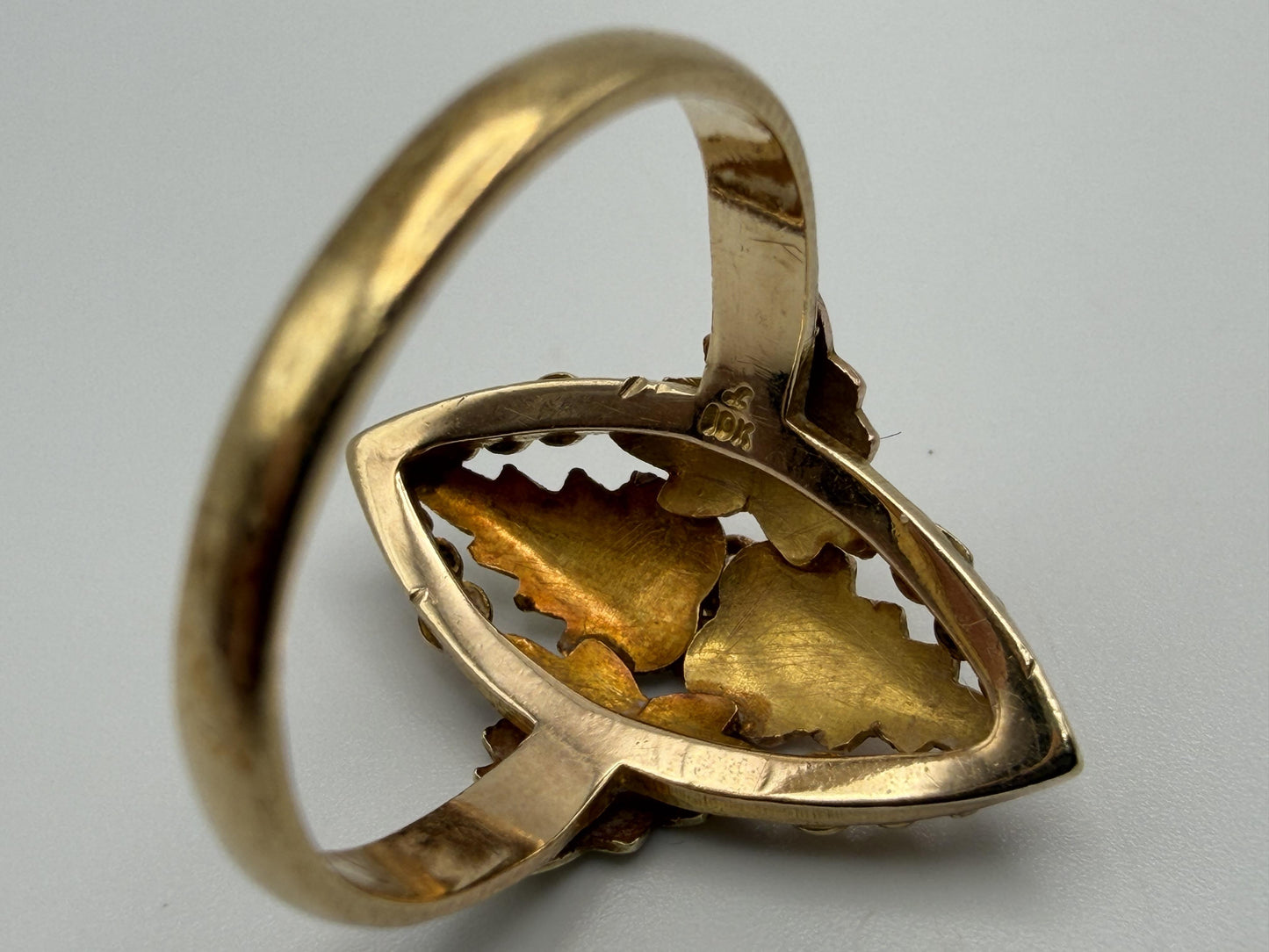 Vintage 10k Black Hills Gold Leaf Multi-Tone Gold Signet Statement Ring