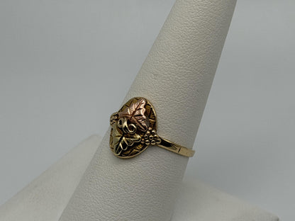 Vintage 10k Black Hills Gold Leaf and Vine Multi-Tone Gold Signet Statement Ring