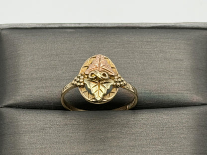 Vintage 10k Black Hills Gold Leaf and Vine Multi-Tone Gold Signet Statement Ring