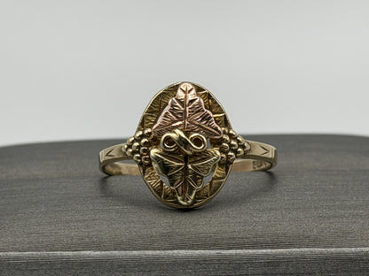 Vintage 10k Black Hills Gold Leaf and Vine Multi-Tone Gold Signet Statement Ring