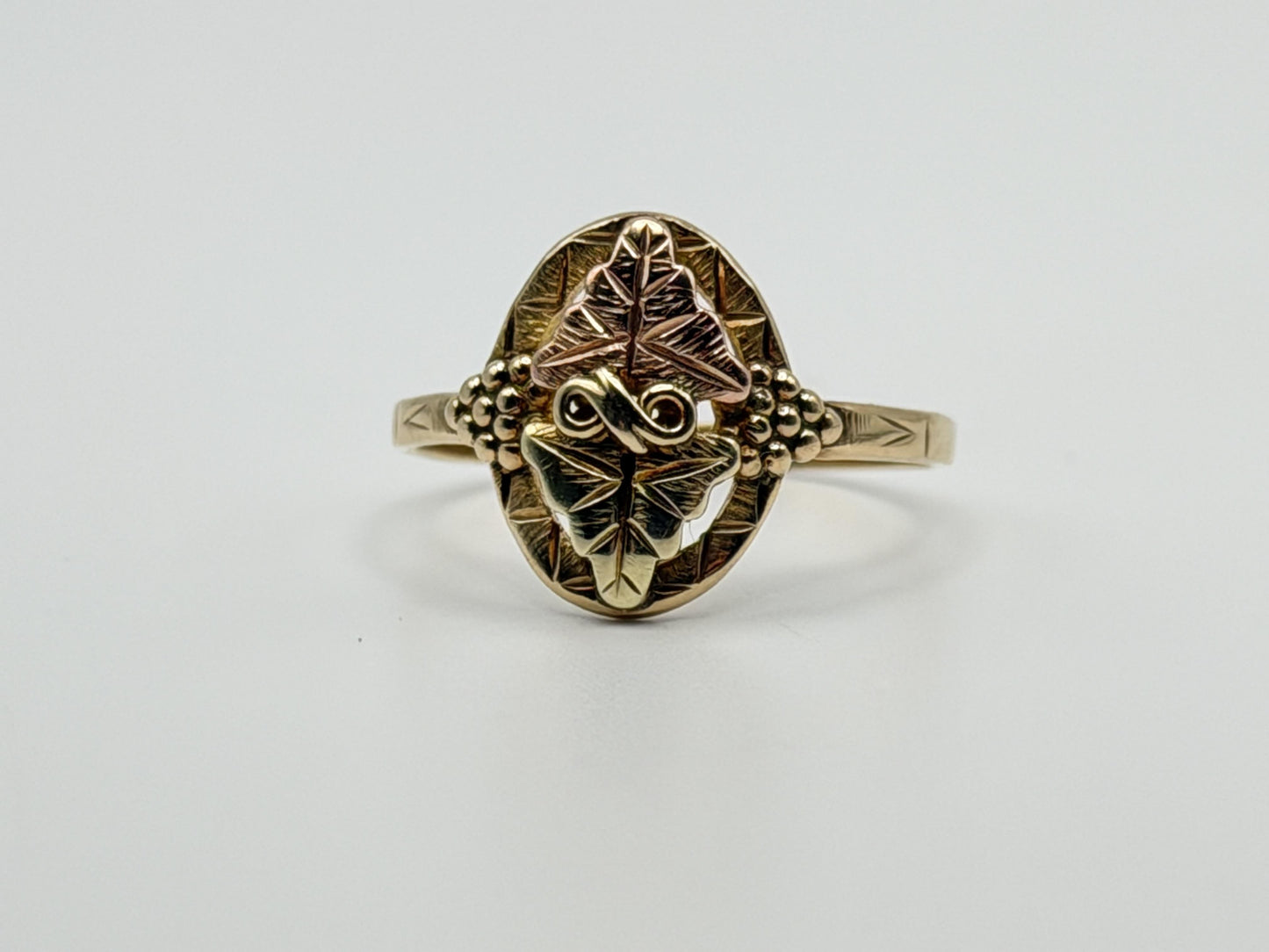 Vintage 10k Black Hills Gold Leaf and Vine Multi-Tone Gold Signet Statement Ring