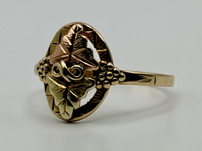 Vintage 10k Black Hills Gold Leaf Vine Shield Shape Multi-Tone Gold Signet