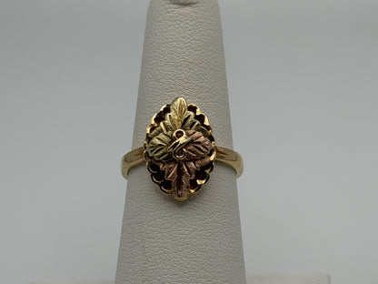 Vintage 10k Black Hills Gold Leaf Vine Shield Shape Multi-Tone Gold Signet