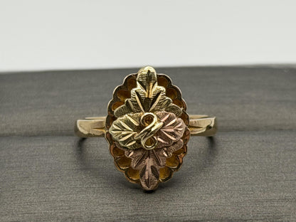 Vintage 10k Black Hills Gold Leaf Vine Shield Shape Multi-Tone Gold Signet
