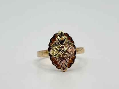 Vintage 10k Black Hills Gold Leaf Vine Shield Shape Multi-Tone Gold Signet