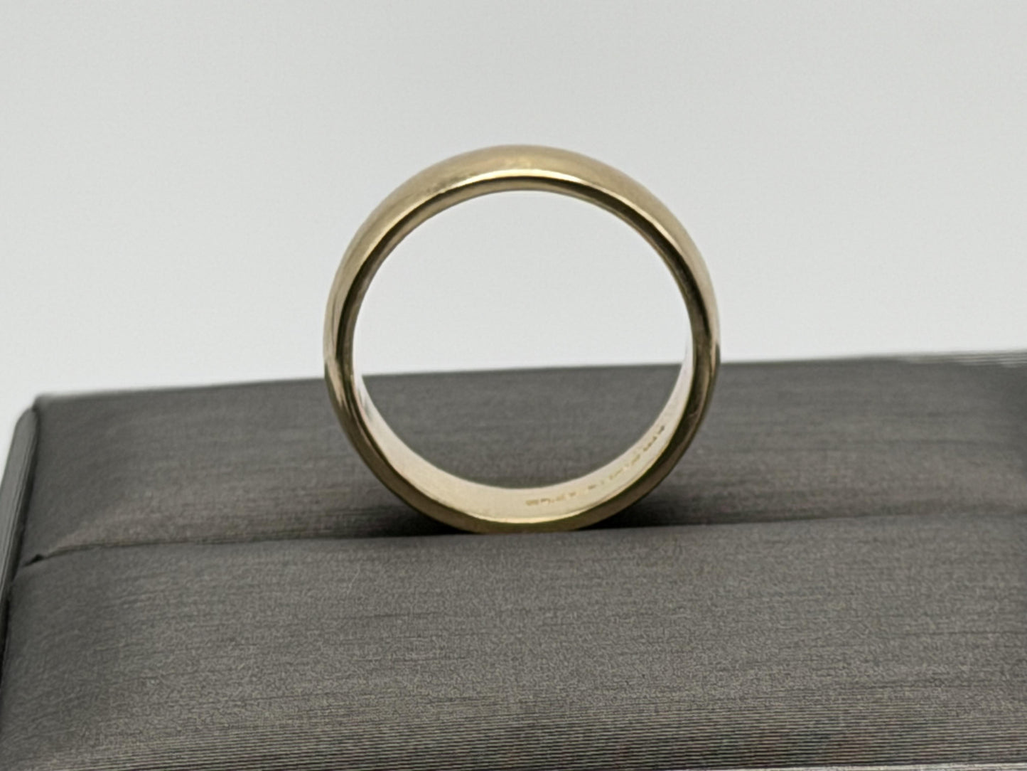 14k Heavy 5.8gr Solid Gold JR Wood Plain Comfort Fit Ring 5.5 mm Wedding Cigar