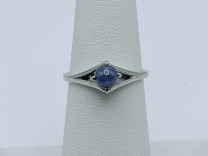 10k White Gold Blue Star Sapphire Solitare Cocktail Ring