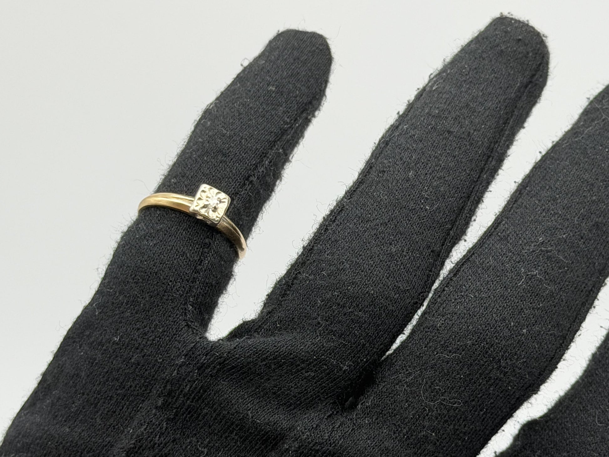 14k Yellow and White Gold Diamond Solitaire Wedding Ring. Engagement Ring