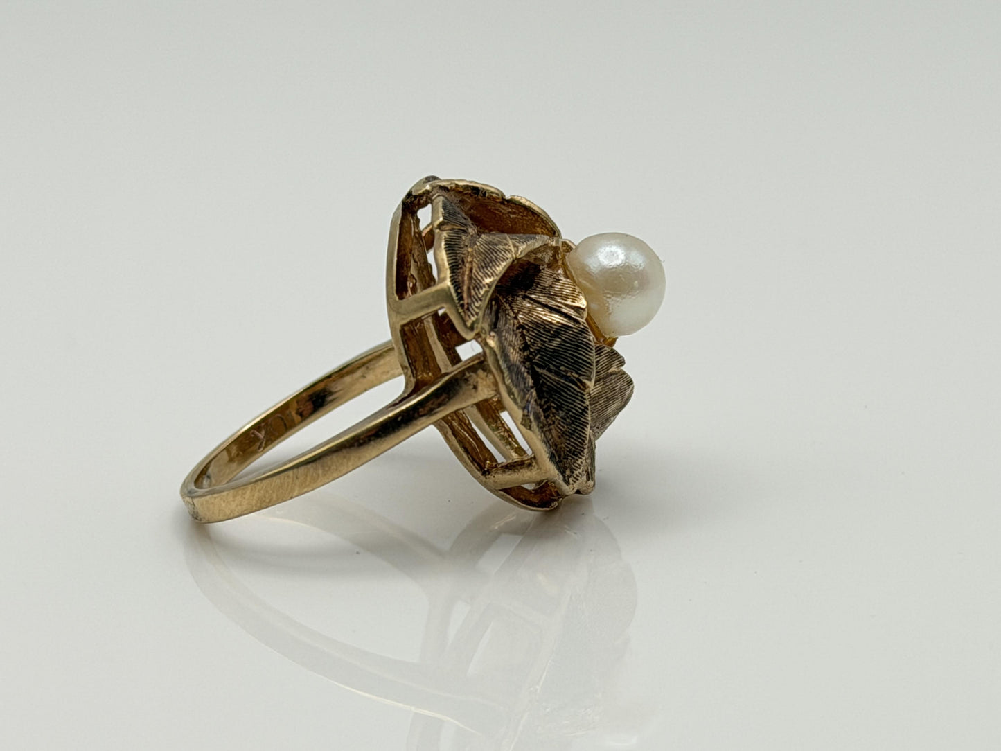 10k Gold Heavy Pearl Floral Ring Vintage Leaf Design Statement Ring