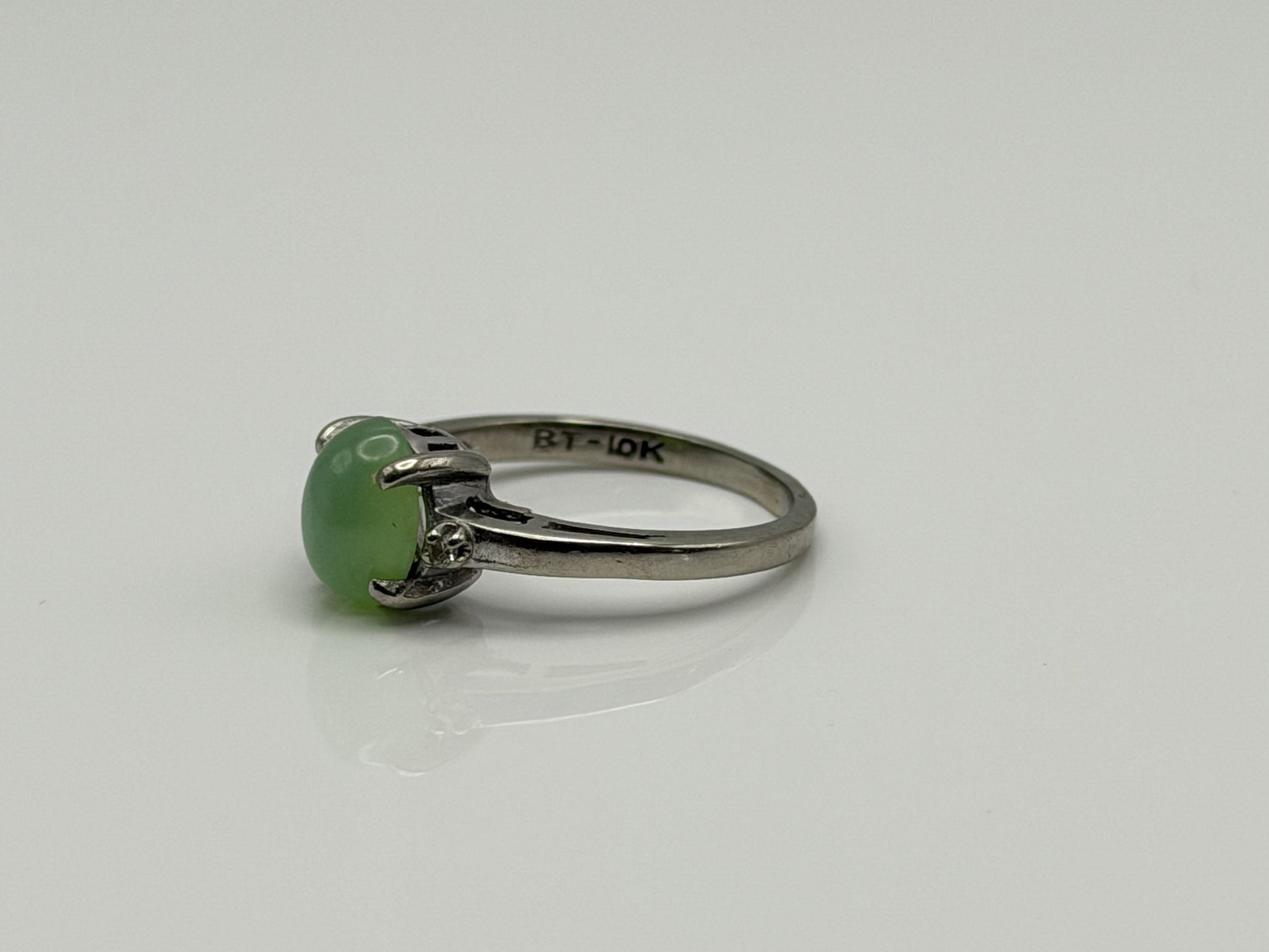 10K White Gold Green Sapphire Cabochon Ring Oval Ring Diamond Accents